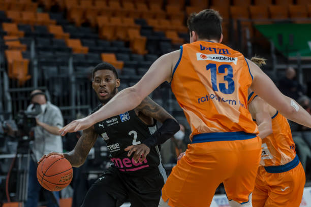 中为他留出 中为他留出