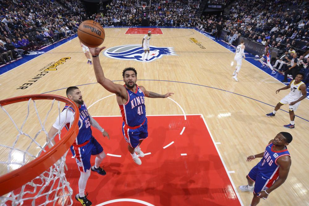 穆雷三分准绝杀约基奇28分 掘金送湖人四连败.