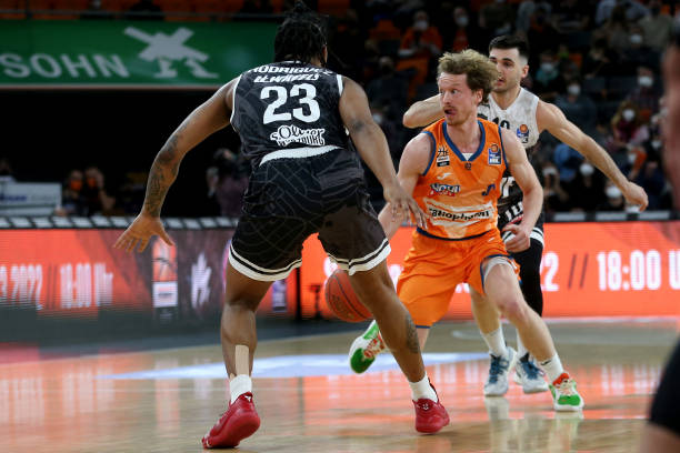 和敏锐的洞 和敏锐的洞